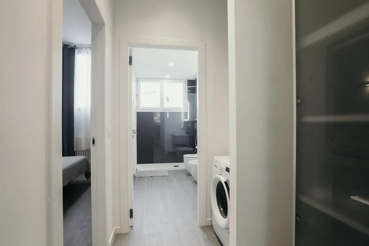 Caseospitali - Bologna Studio 1, Grande Bilocale Con Arredo Design E Posto Auto Per 4 0*,