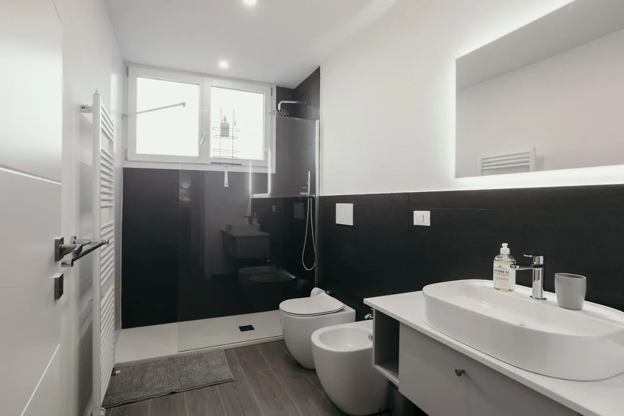 Caseospitali - Bologna Studio 1, Grande Bilocale Con Arredo Design E Posto Auto Per 4 0*,  Italy