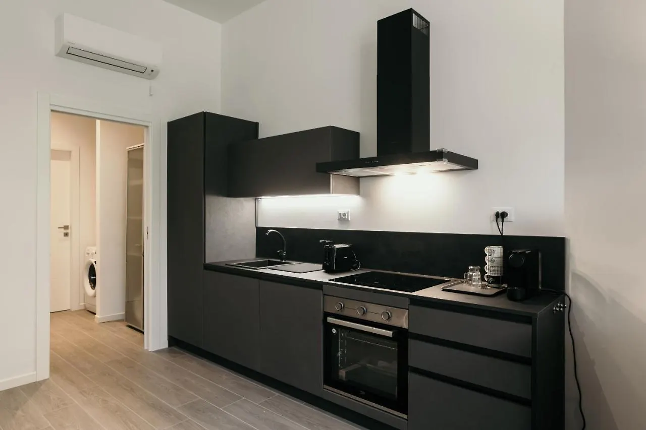 Caseospitali - Bologna Studio 1, Grande Bilocale Con Arredo Design E Posto Auto Per 4