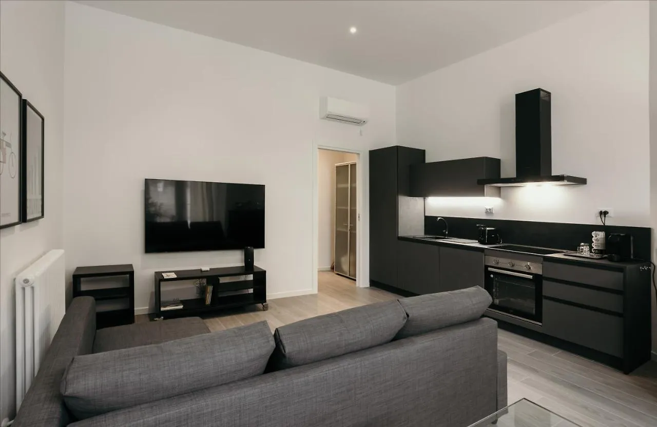 Caseospitali - Bologna Studio 1, Grande Bilocale Con Arredo Design E Posto Auto Per 4 0*,  Italy
